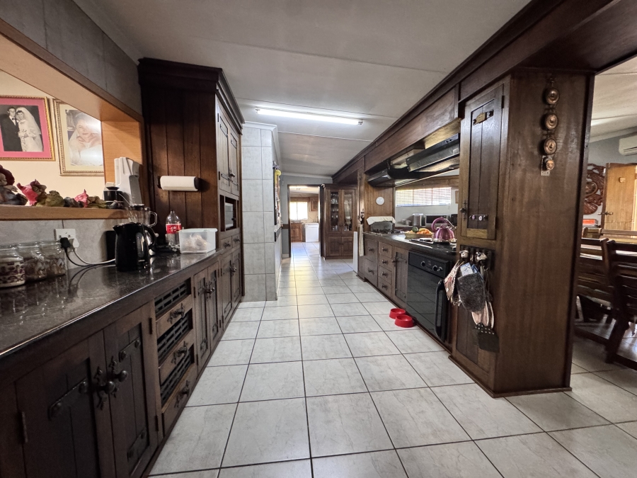 8 Bedroom Property for Sale in Meiringspark North West